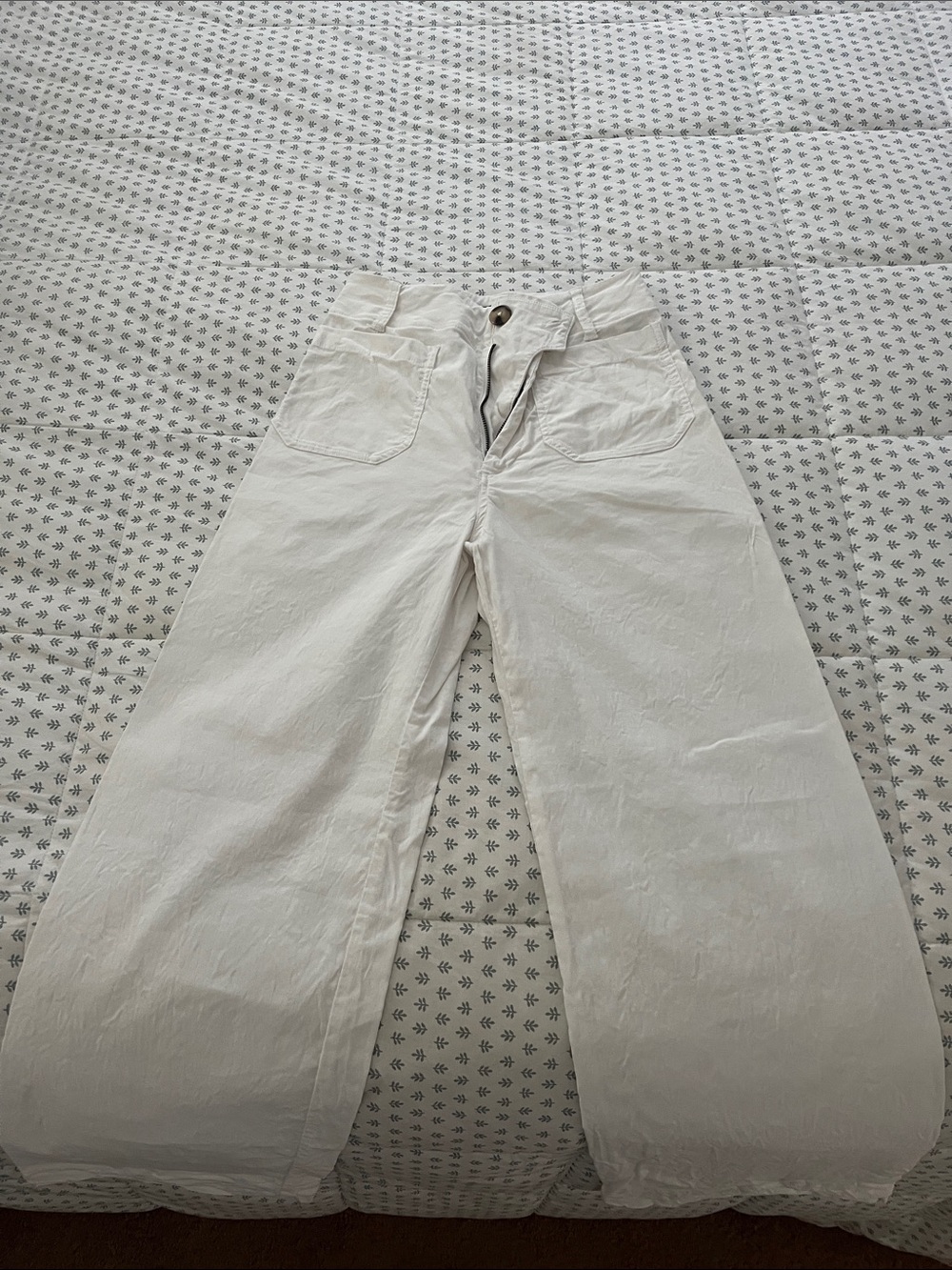 Maeve White High-Waist Pants ECU. Worn once.
